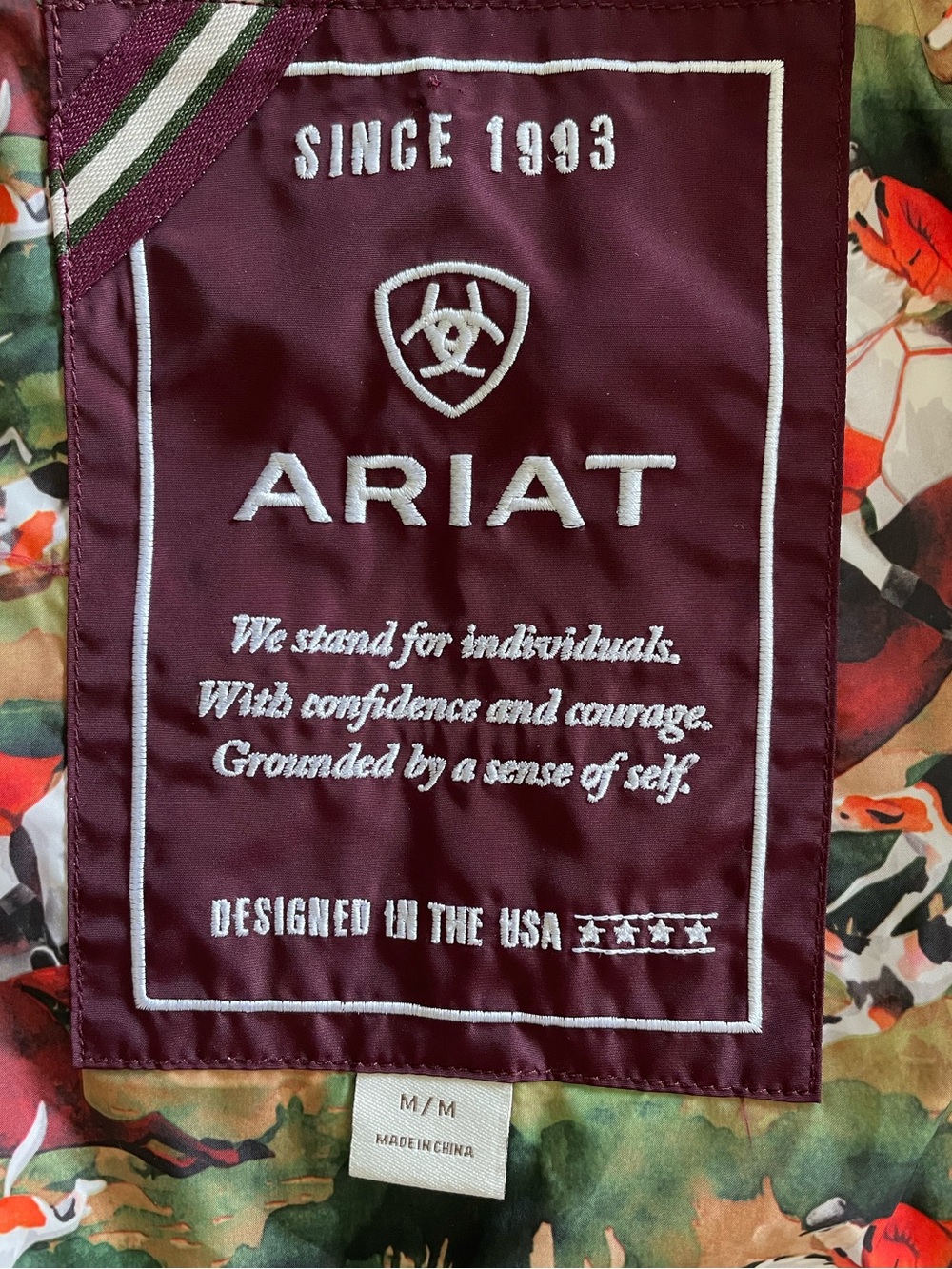 Ariat Quilted Insulated Zip Vest Medium Burgundy Equestrian Horse Print Lining - Picture 8 of 10